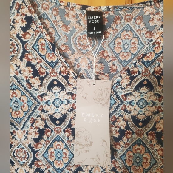 Emery Rose Dress size L NWT - Picture 3 of 8